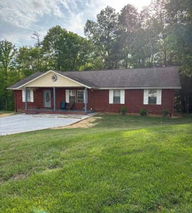 Resting Point - Hot Tub, Firepit, Spacious 4-BR Home