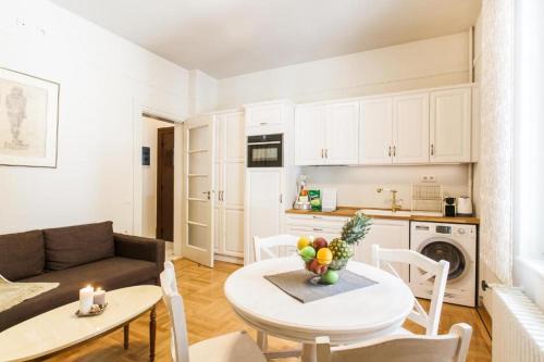 Restored Historic APT in Plaka,Under the Acropolis