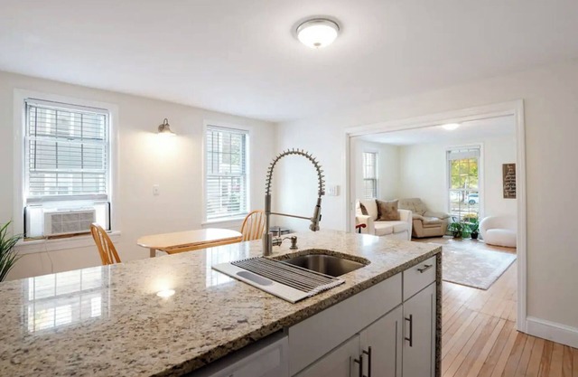 Revitalized New England Home; Walk to Phillips Academy & town shops