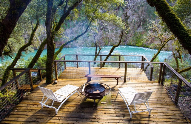 Riverfront getaway with a private beach, great views, & fantastic fishing