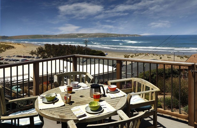 Romantic, Dramatic Views!nFull calendar https:/www.vrbo.com/81742?dateless=true