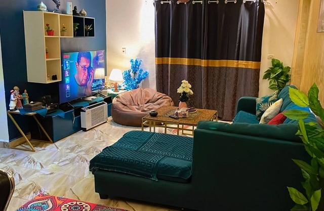 Romantic Family Size 2BR With Private Garden Close to Airport