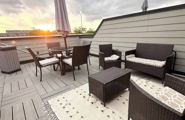 Rooftop beauty in Capitol Hill-Private parking