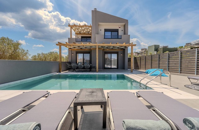 Rosy 2 Villa,Modern Villa,private pool ,near Waterpark