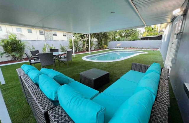 Royal Luxe Pool Home near Ft Laud airport/beach