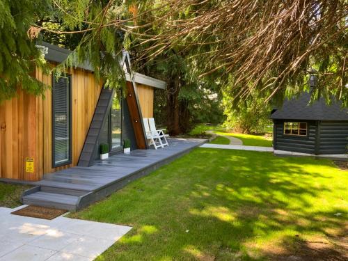 Royal Snug & Wee Snug Cabins