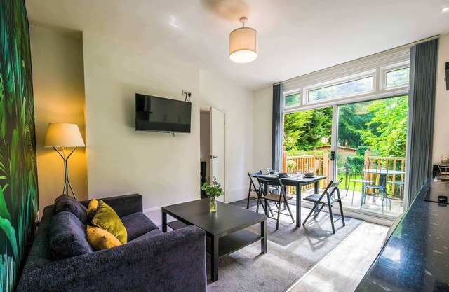 Ruby Suite Moseley Mews by STAE-Homes