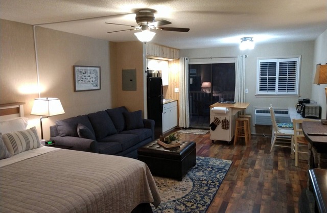 Rumbling Bald Resort/Apple Valley Villa mountain getaway!