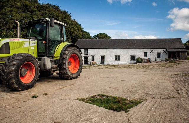 Rural farm Pembs Nat Park, converted barn, 2 miles to beach and Preselli hills