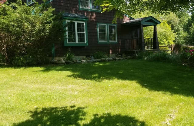 Rustic Three bedroom , 2 full bath Bungalow