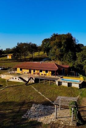 Sítio com piscina, lago e quadra - perto de São Thome das Letras