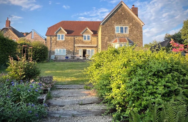 SAMSTONE, pet friendly, with open fire in Ludwell