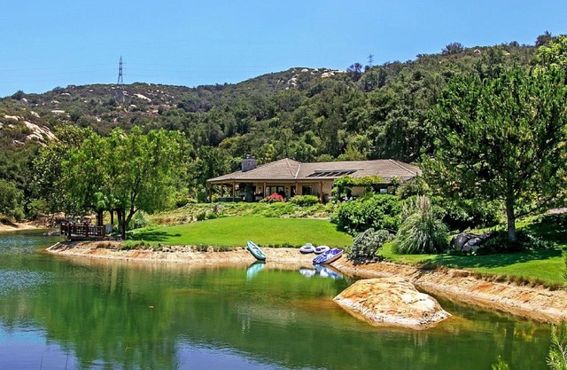 San Diego(Fallbrook)LAKEFRONT Resort Style Lakehouse w/Pool,Spa, Beaches close,