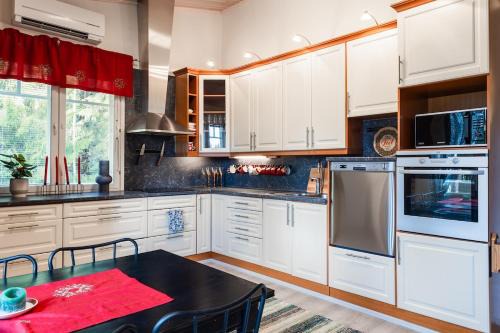 Santa's closest neighbor