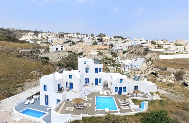 Santorini Traditional Suites