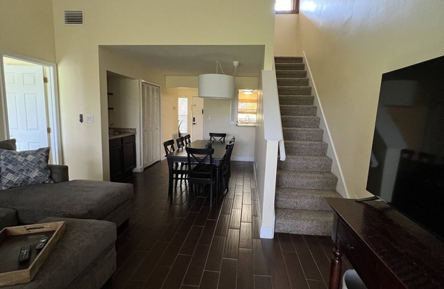 Scenic Retreat - Spacious condo - 2 bedrooms, 2 full baths, loft, sleeps 7.