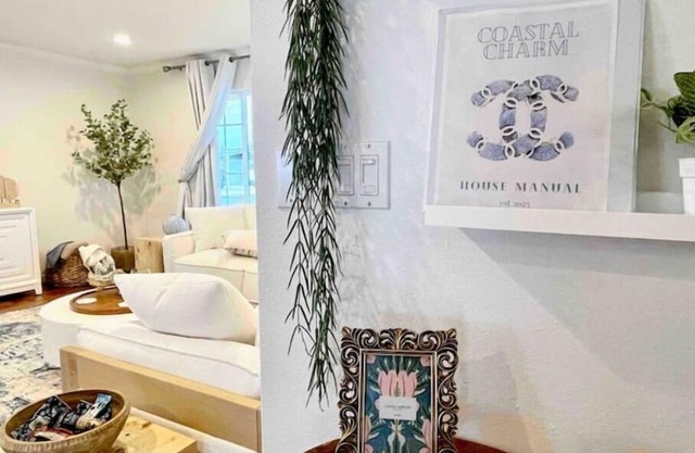 SD Central Hub! 20 min from Everything! WFH + Pet Friendly