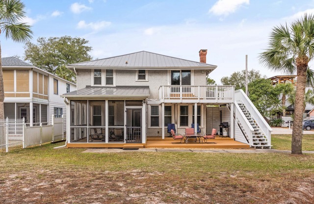 Sea Side Inn located steps to Coast Guard Beach Entrance on East Beach