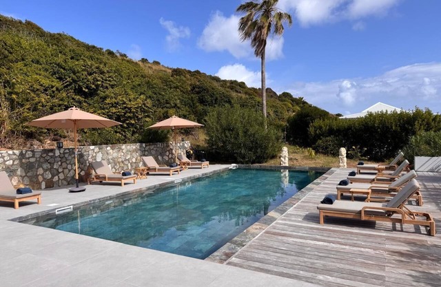 Seaside Elegance Luxury Villa in Oyster Pond newly december renovated