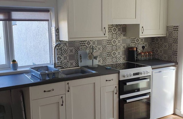 Seaview-petsok-patio-1br