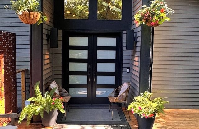 Secluded Tree House Chalet