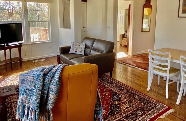 Serene & Sunny Home on Greenbelt