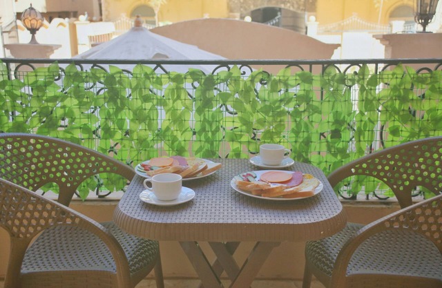 Settle Inn South 90 Apartments