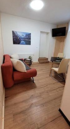 Seyfarthrooms - Monteurwohnung Großröhrsdorf 4 - zentrale Lage, gute Anbindung, ideal für 2 Personen