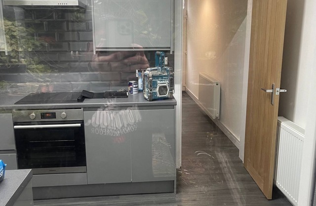 Shawforth - 2 Beds - Sleeps 4 - Street Parking