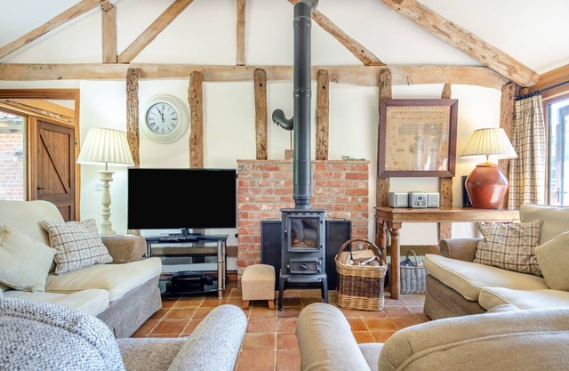 Shepherds Watch - Three Bedroom House, Sleeps 6