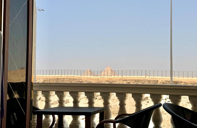 Shiny Pyramids Boutique Hotel