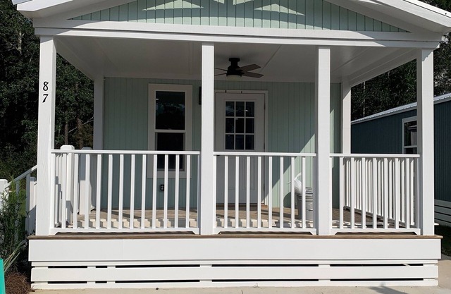 Short drive to the beautiful 30-A beaches!nCozy Riverwalk Landing Cottage 1-A