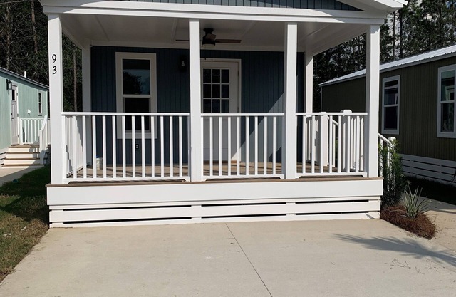 Short drive to the beautiful 30-A beaches!nCozy Riverwalk Landing Cottage 2-B