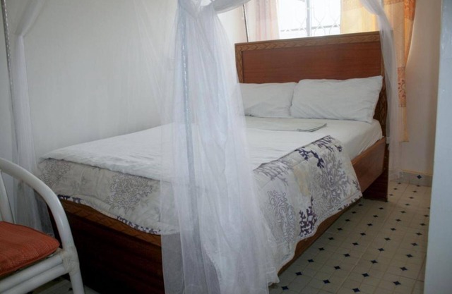 Siaya White Hotel