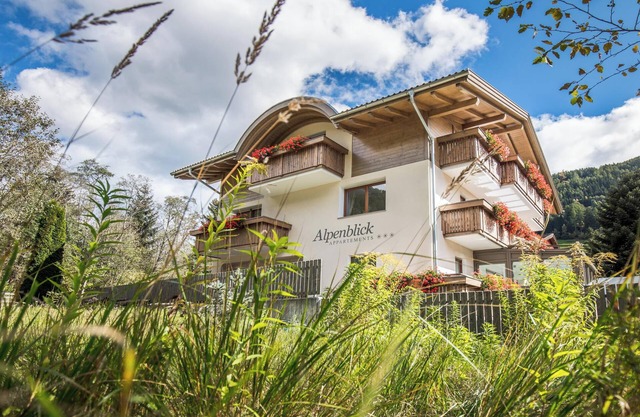 Silva Alpenblick Apartments with Mountain View, Wi-Fi, Garden and Terrace