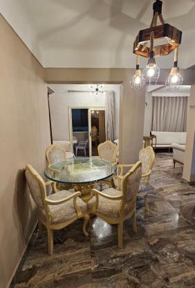 Simple side sea view -families only