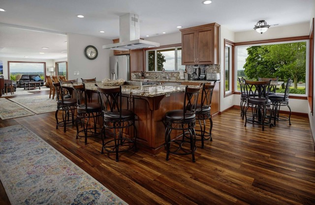 Single Level Ranch Layout, Huge Patio, Surrounded by Vineyards, Free Tastings, Foosball and Fire-Pit