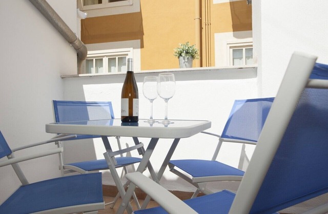 SingularStays Comedias III