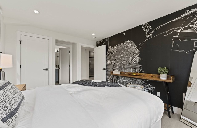 Skyline Views | 700+Mbps Wifi | Hip Bernal Home