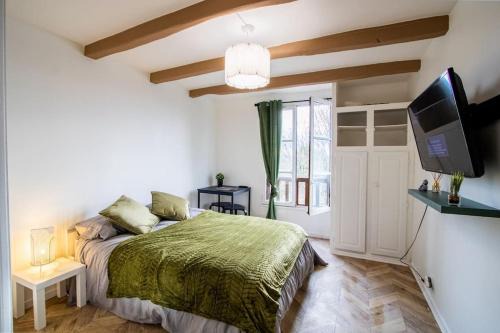 Skyview Studio - Triel Centre