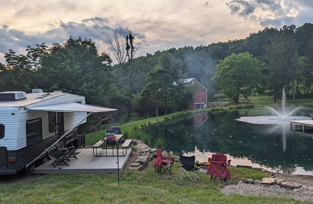 Sleeps 4, secluded, Amish Country