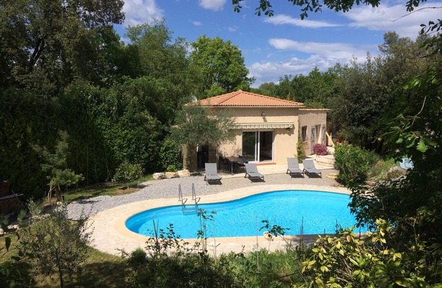 Small air-conditioned detached villa with private pool (between Nice and Grasse)