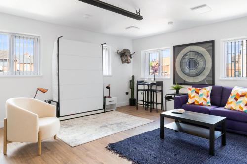 Small Studio Arnold town Center e