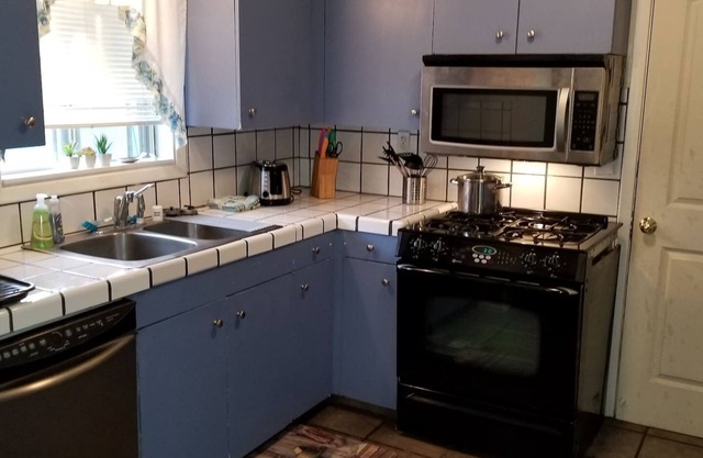 Smarthouse ❤️2 Kings + Queen | BBQ Gas Firepit Patio Chairs |Pet Friendly Huge