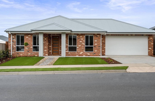 Smiggins Stays - Spacious and Stylish