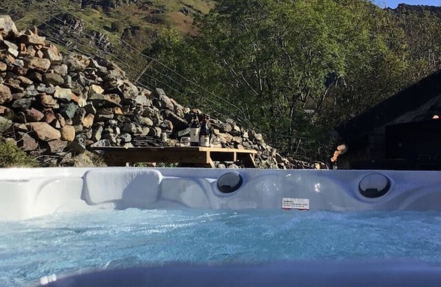 Snowdon Bunkhouse, CH, Nant Peris Llanberis Pass near Zip wire, Mountain Railway