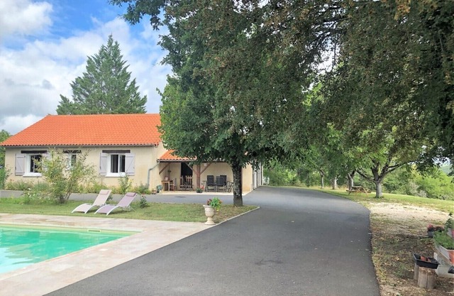 Soniette is a traditional holiday home with a private swimming pool