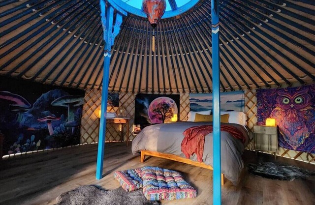 Soul Yurt | Cedar Hot Tub | 1 hr to Skiing & Mt Rainier