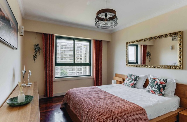 Spacious 1BR with Parking in Quiet Area