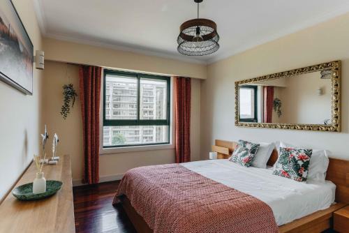 Spacious 1BR with Parking in Quiet Area